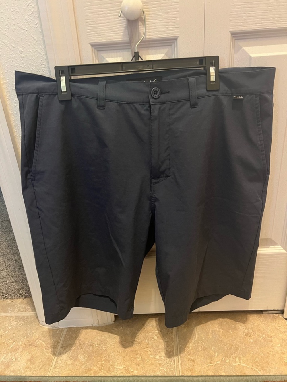 Sale!  Travis Mathew Men's Versatile Navy Performance Shorts—like new!